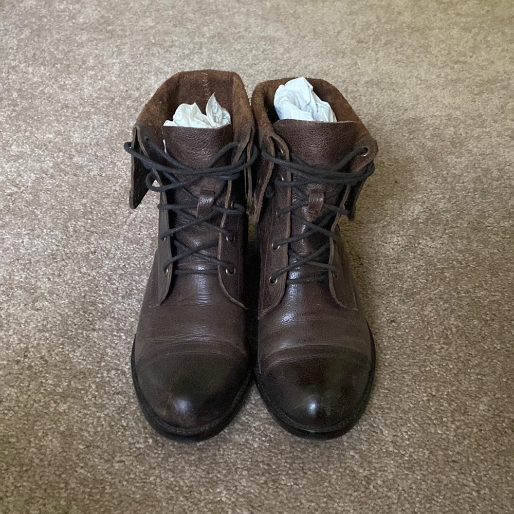 Gianni Bini brown leather boots